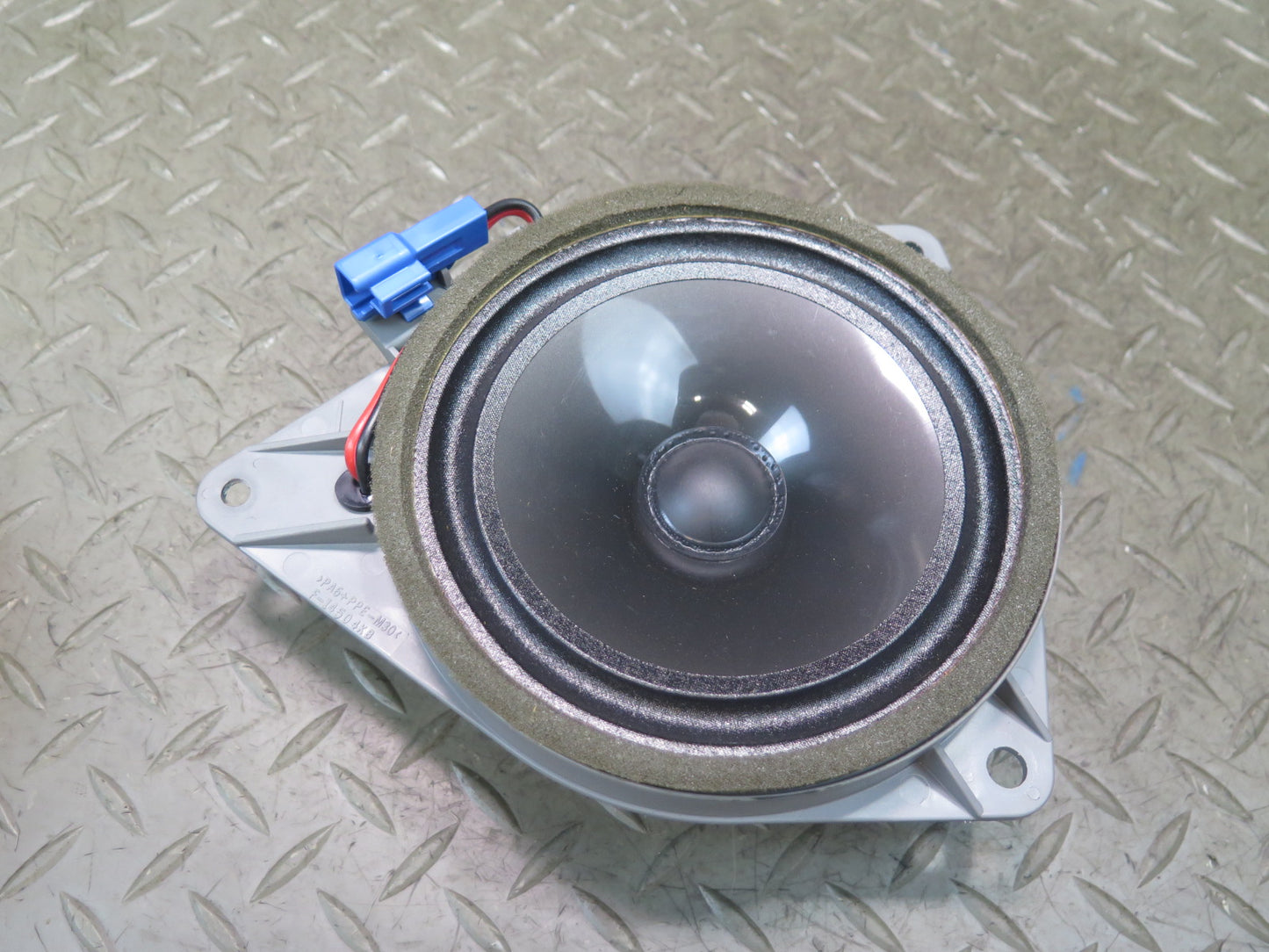 99-01 Toyota Crown JZS175 Set of 2 Rear Right & Left Door Speaker OEM