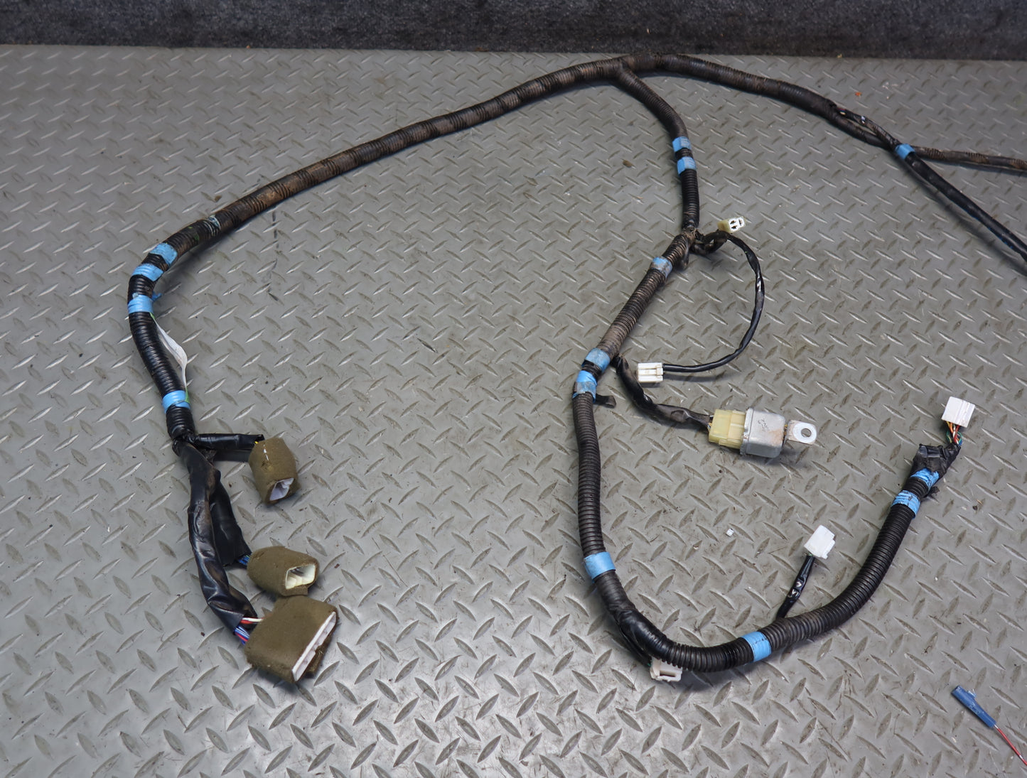 1996-1997 Lexus FZJ80L LX450 Right Interior Floor Wire Wiring Harness 82162-6033