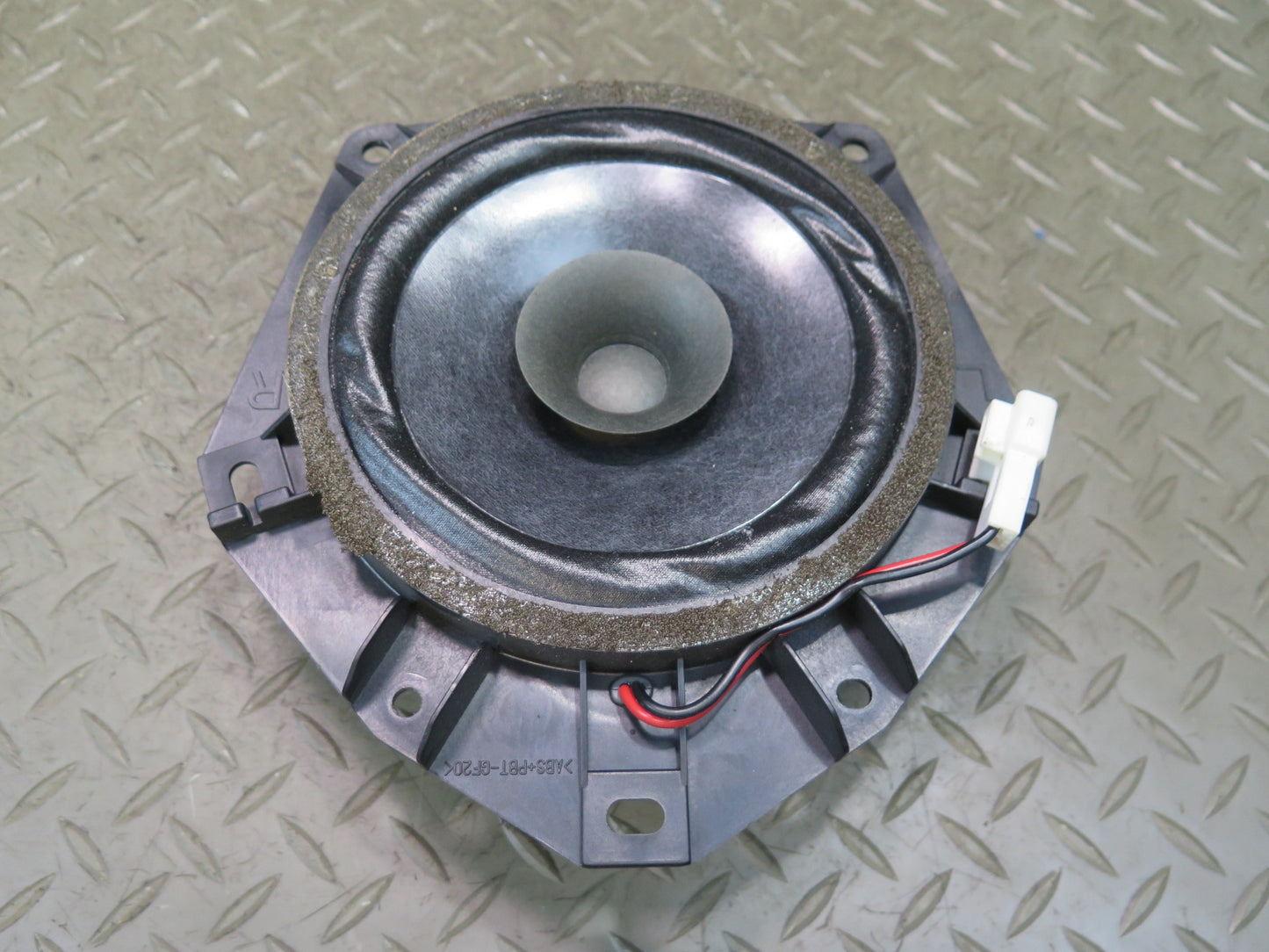 99-01 Toyota Crown JZS175 Set of 2 Front Right & Left Door Speaker OEM