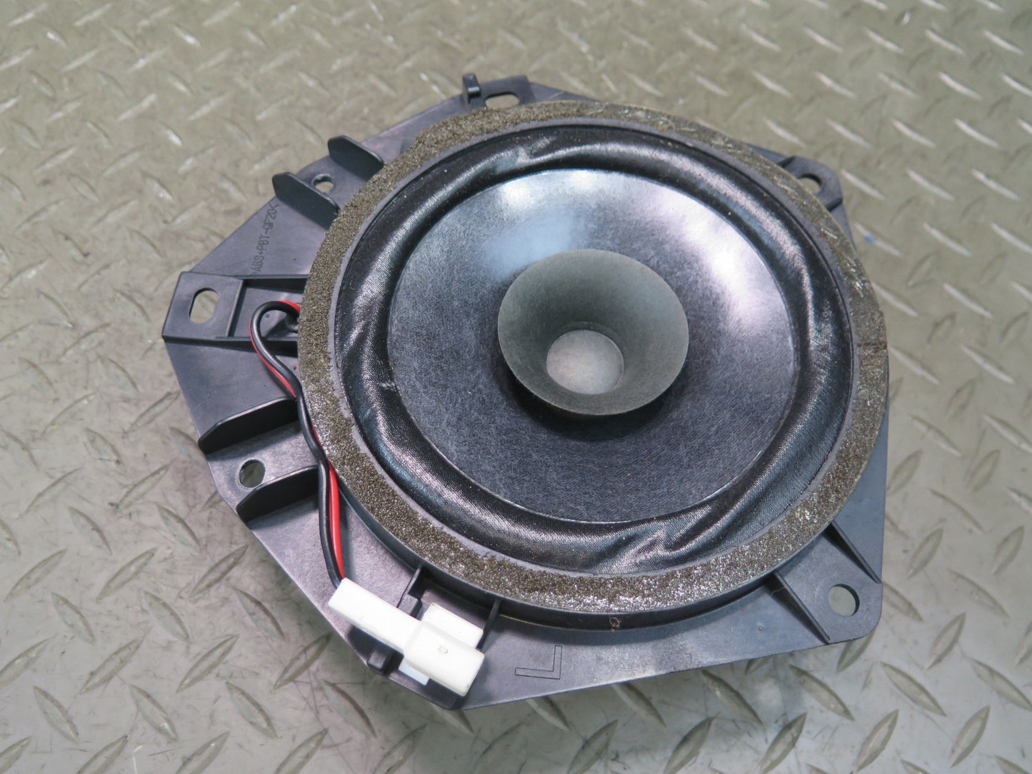 99-01 Toyota Crown JZS175 Set of 2 Front Right & Left Door Speaker OEM