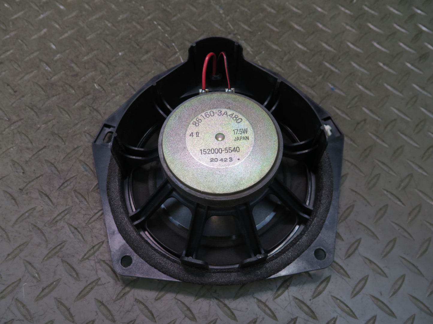 99-01 Toyota Crown JZS175 Set of 2 Front Right & Left Door Speaker OEM
