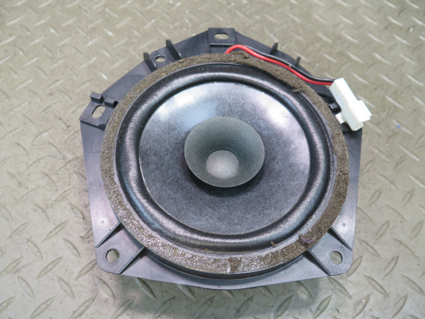 99-01 Toyota Crown JZS175 Set of 2 Front Right & Left Door Speaker OEM