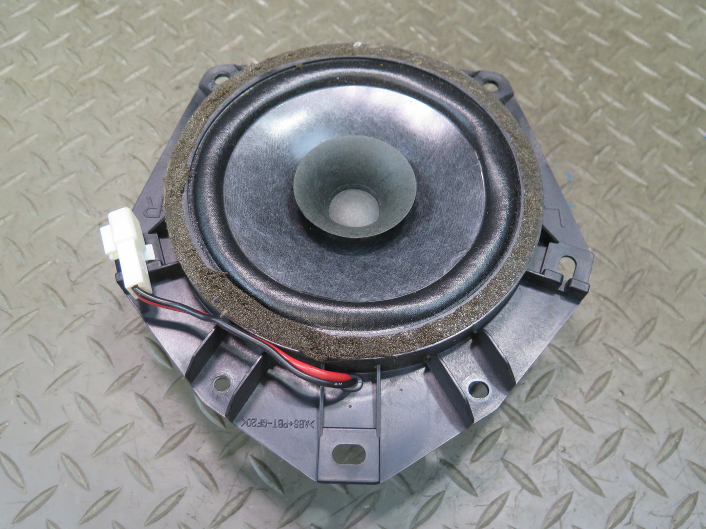 99-01 Toyota Crown JZS175 Set of 2 Front Right & Left Door Speaker OEM