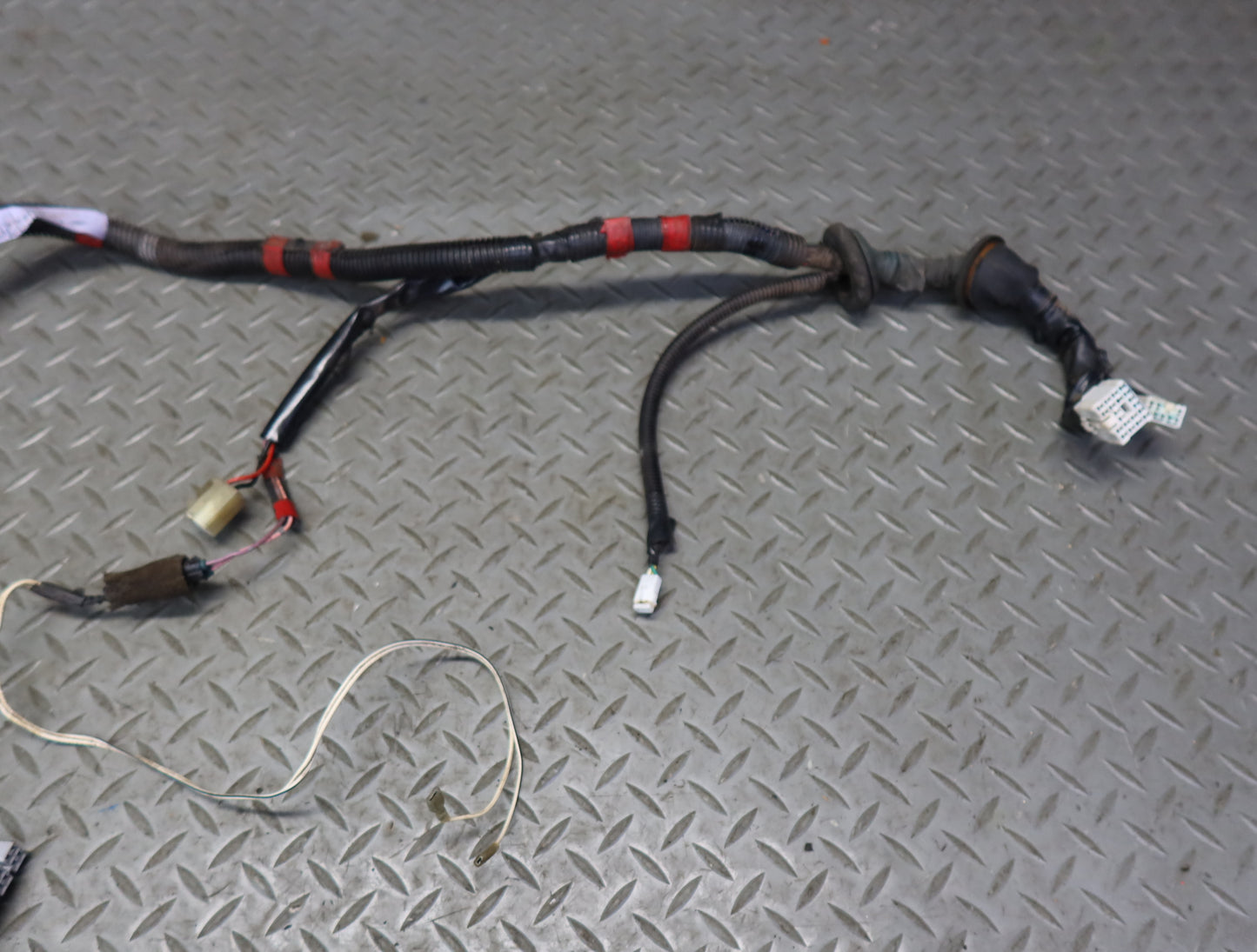 1996-1997 Lexus FZJ80L LX450 Front Left Door Wire Wiring Harness 82151-60220