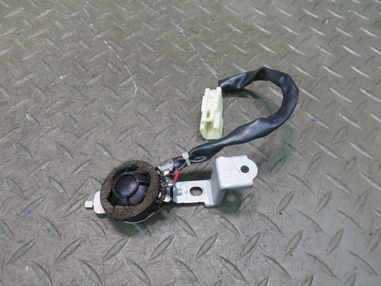 99-01 Toyota Crown JZS175 Set of 2 Front Left & Right Door Speaker Tweeter OEM