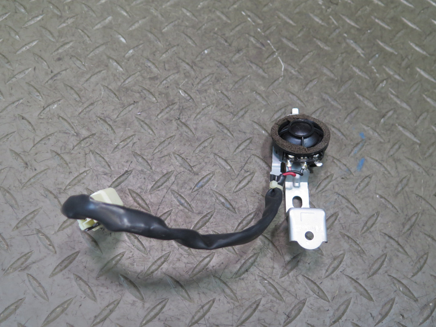 99-01 Toyota Crown JZS175 Set of 2 Front Left & Right Door Speaker Tweeter OEM