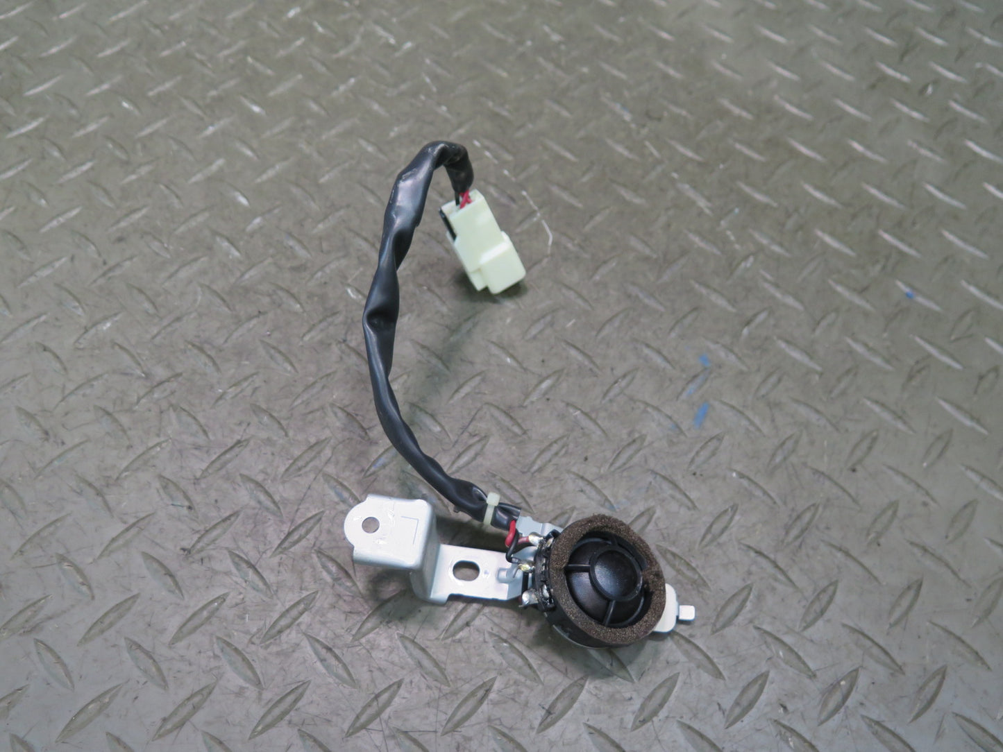 99-01 Toyota Crown JZS175 Set of 2 Front Left & Right Door Speaker Tweeter OEM