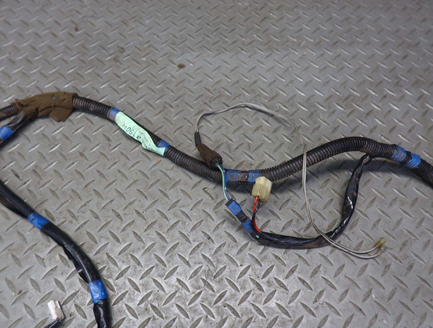 1996-1997 Lexus FZJ80L LX450 Front Right Door Wire Wiring Harness 82152-60190