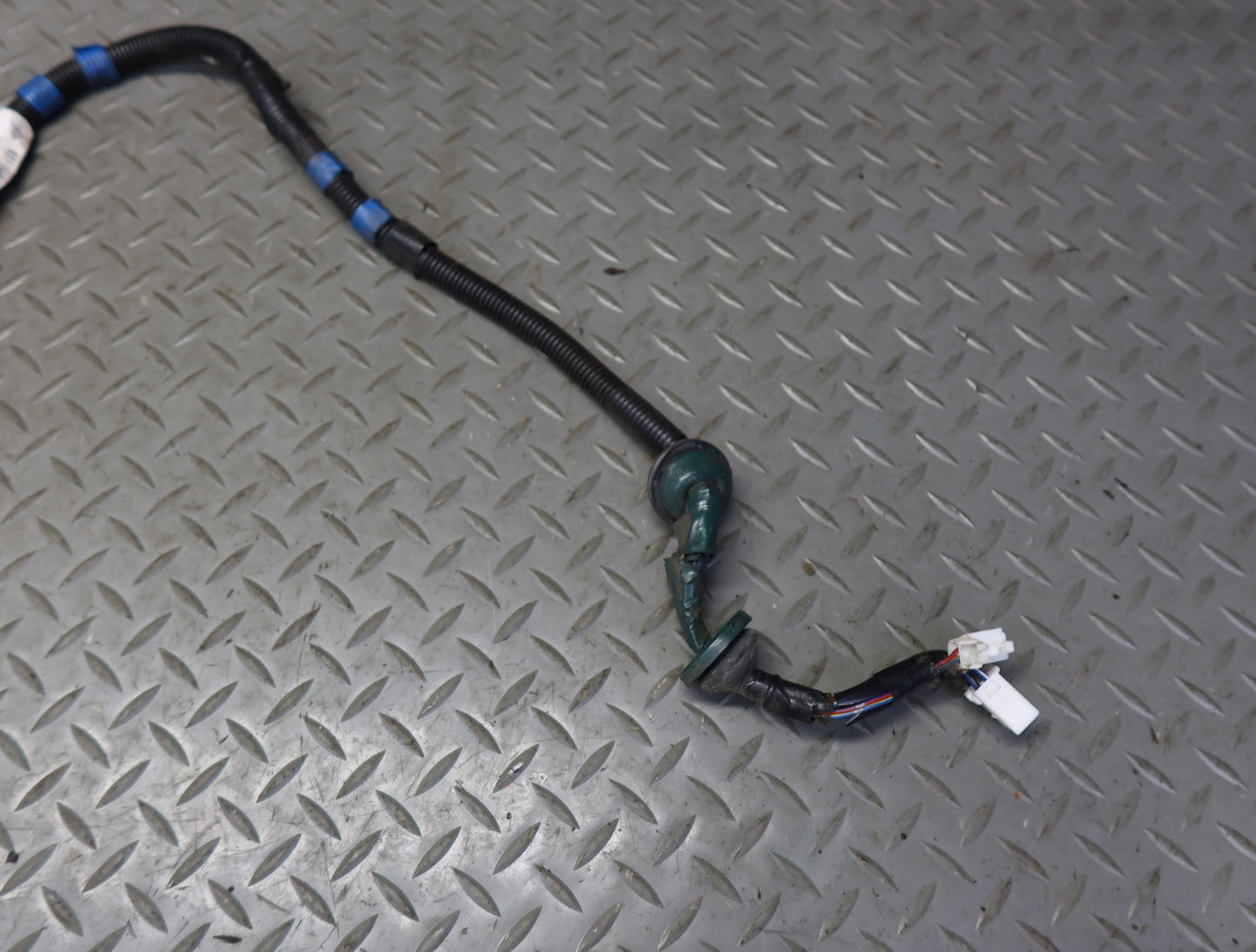 1996-1997 Lexus FZJ80L LX450 Rear Left Door Wire Wiring Harness 82153-60022