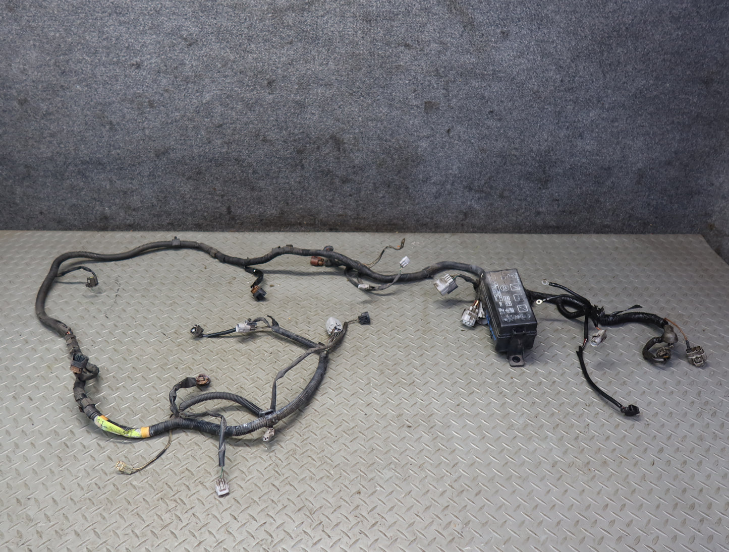 1996-1997 Lexus FZJ80L LX450 Engine Bay Wire Wiring Harness 82111-60411