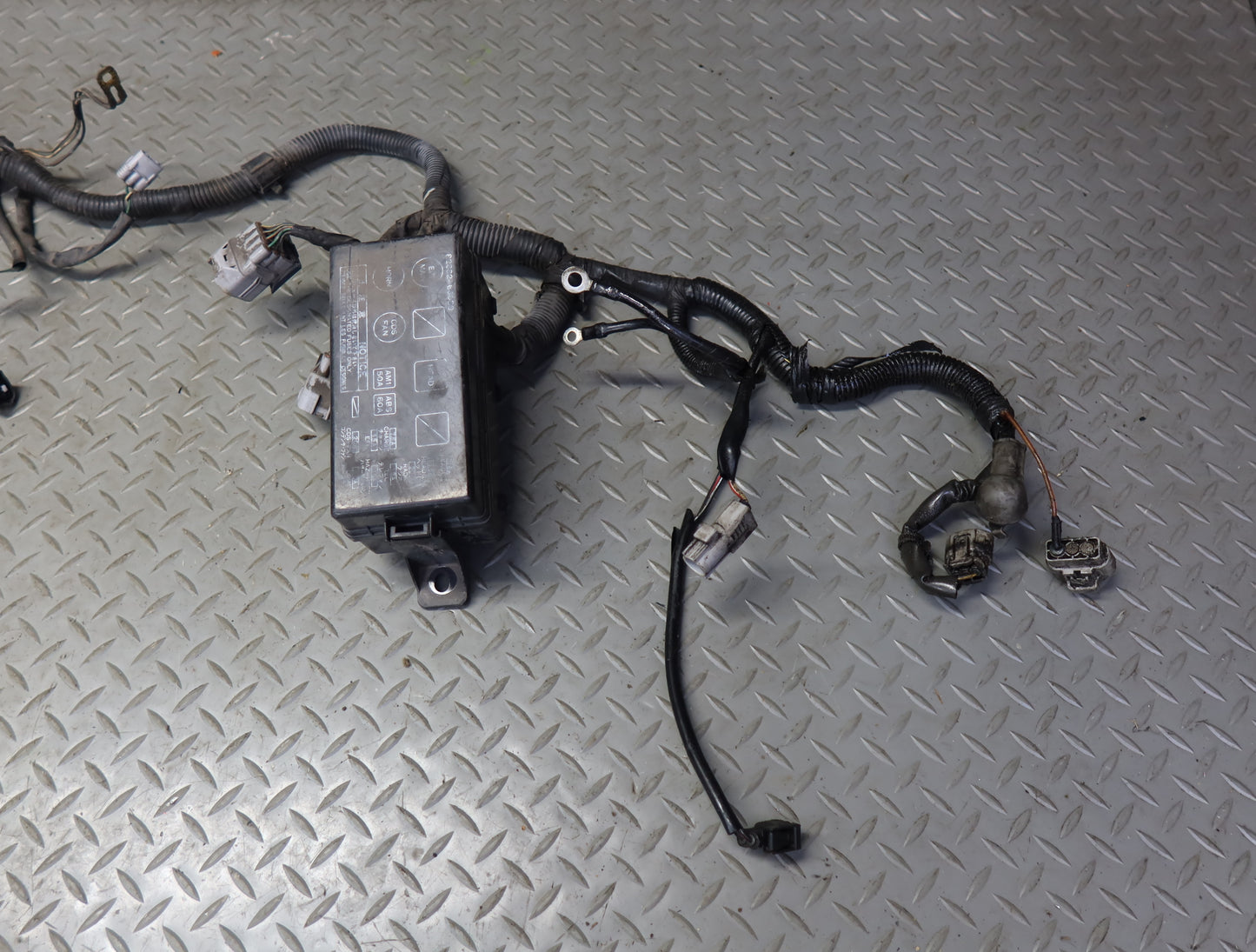 1996-1997 Lexus FZJ80L LX450 Engine Bay Wire Wiring Harness 82111-60411