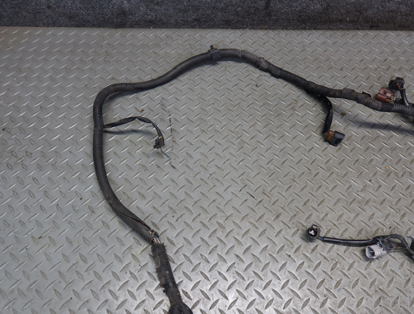 1996-1997 Lexus FZJ80L LX450 Engine Bay Wire Wiring Harness 82111-60411