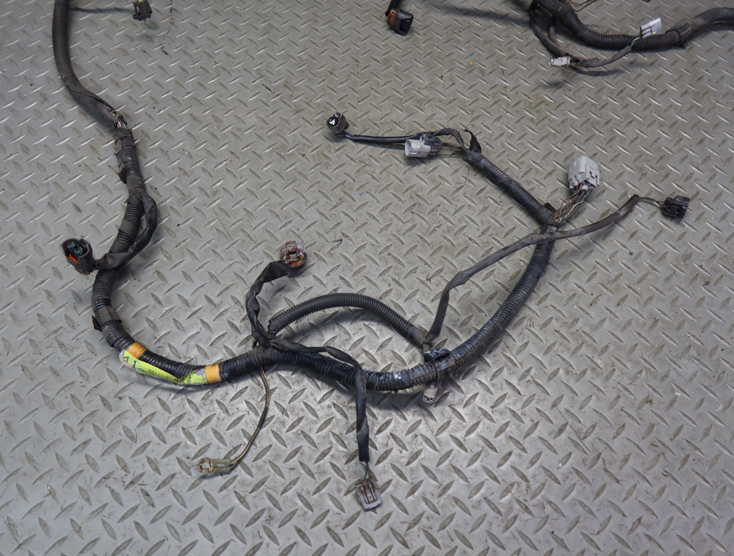 1996-1997 Lexus FZJ80L LX450 Engine Bay Wire Wiring Harness 82111-60411