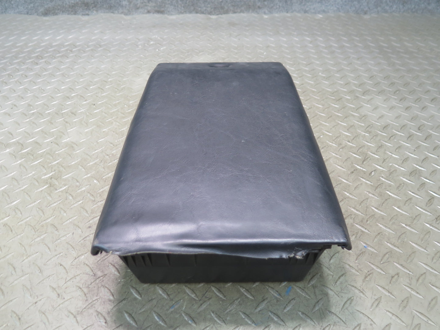 1983-1995 Porsche 928 Rear Center Console Armrest Compartment Storage