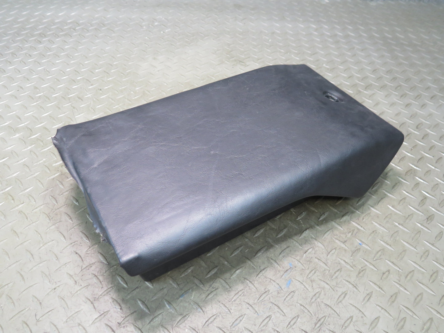 1983-1995 Porsche 928 Rear Center Console Armrest Compartment Storage