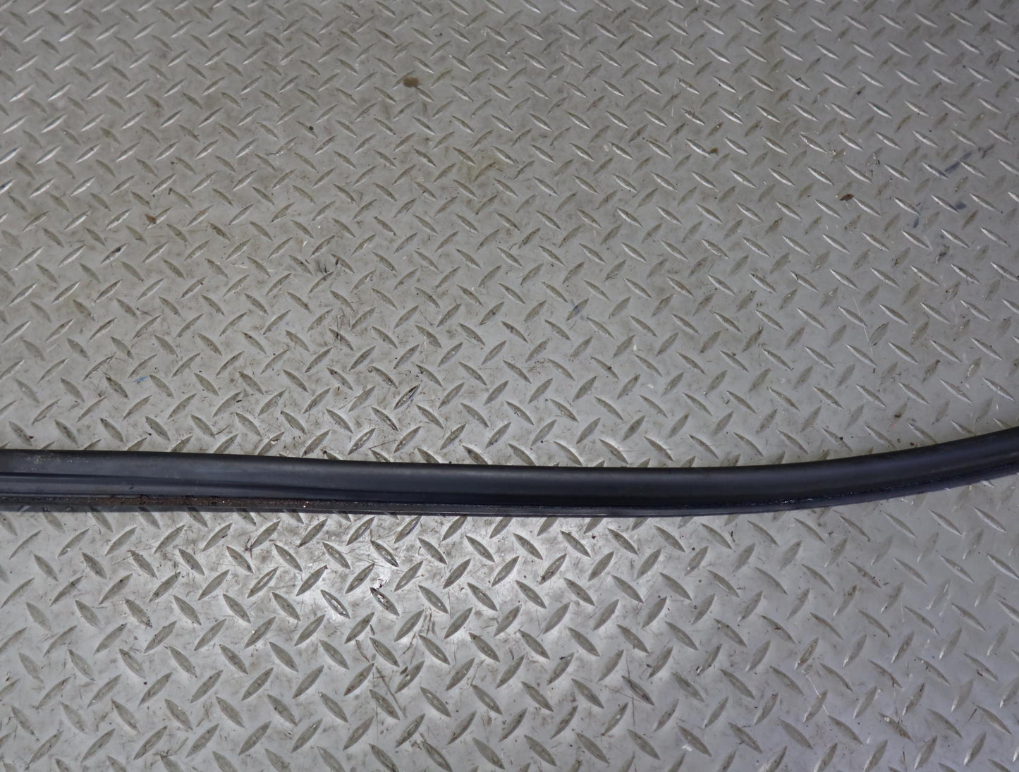 1996-1997 Lexus FZJ80L LX450 Rear Trunk Liftgate Glass Window Weatherstrip Seal