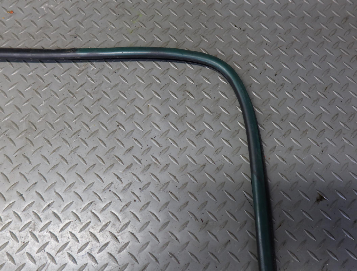 1996-1997 Lexus FZJ80L LX450 Rear Trunk Liftgate Glass Window Weatherstrip Seal