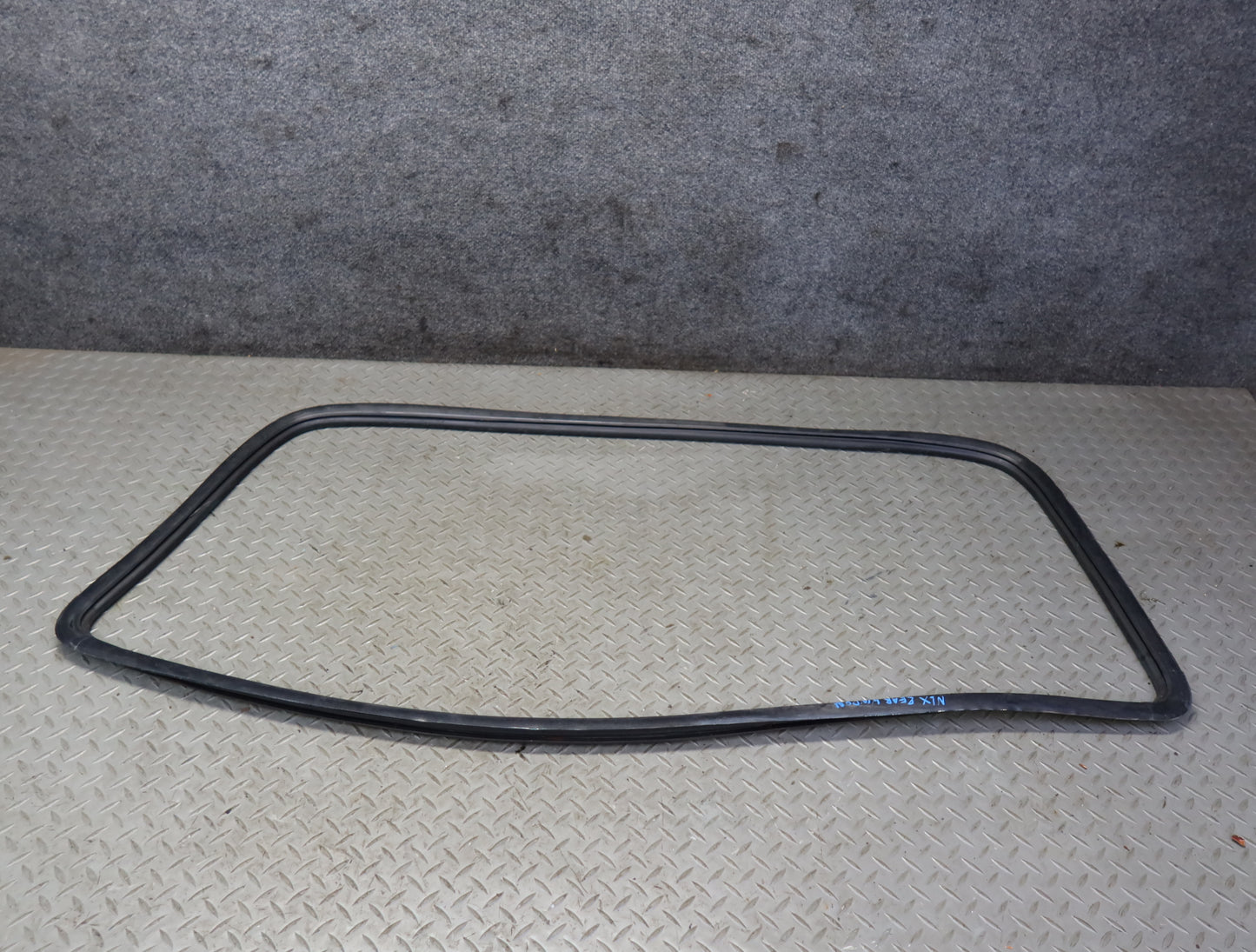 1996-1997 Lexus FZJ80L LX450 Rear Trunk Liftgate Glass Window Weatherstrip Seal