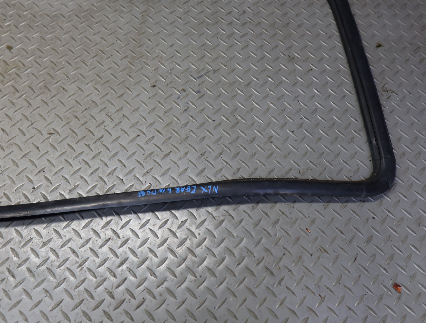 1996-1997 Lexus FZJ80L LX450 Rear Trunk Liftgate Glass Window Weatherstrip Seal