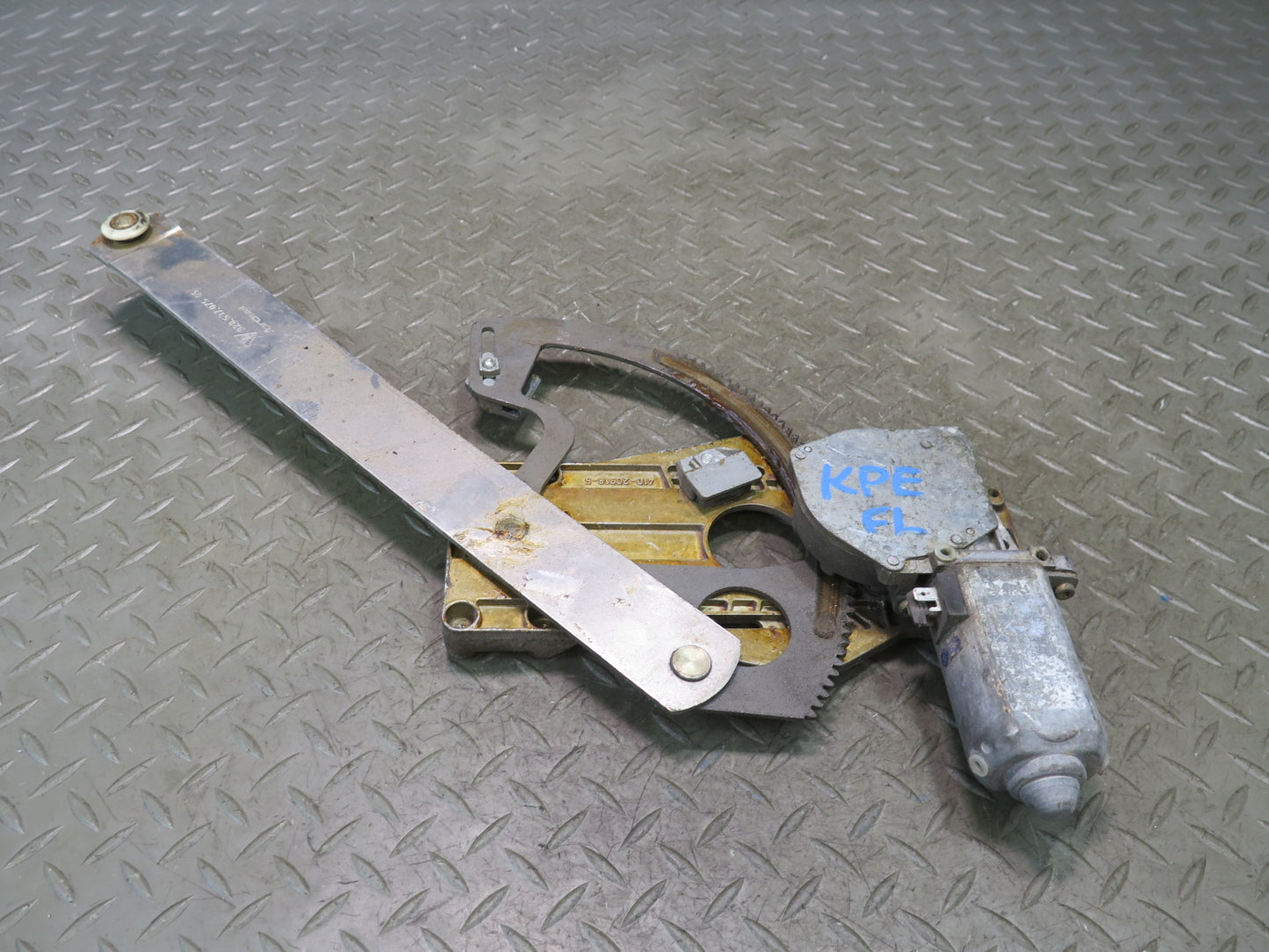 1984-1991 Porsche 928 Left Door Window Regulator w Motor