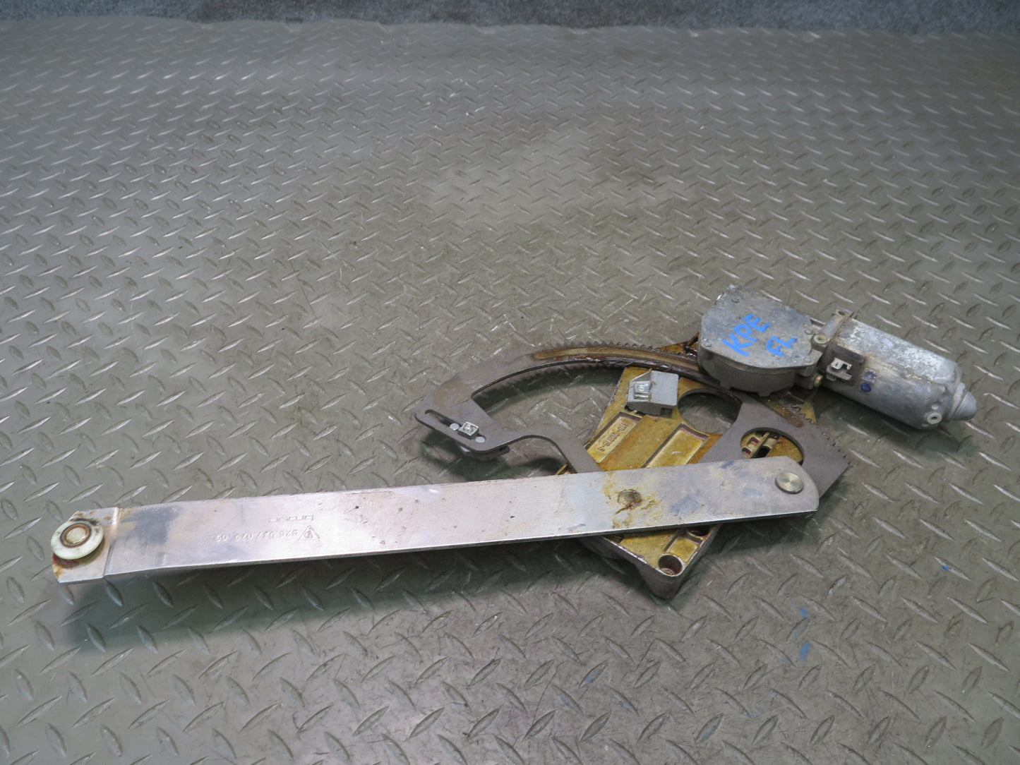 1984-1991 Porsche 928 Left Door Window Regulator w Motor
