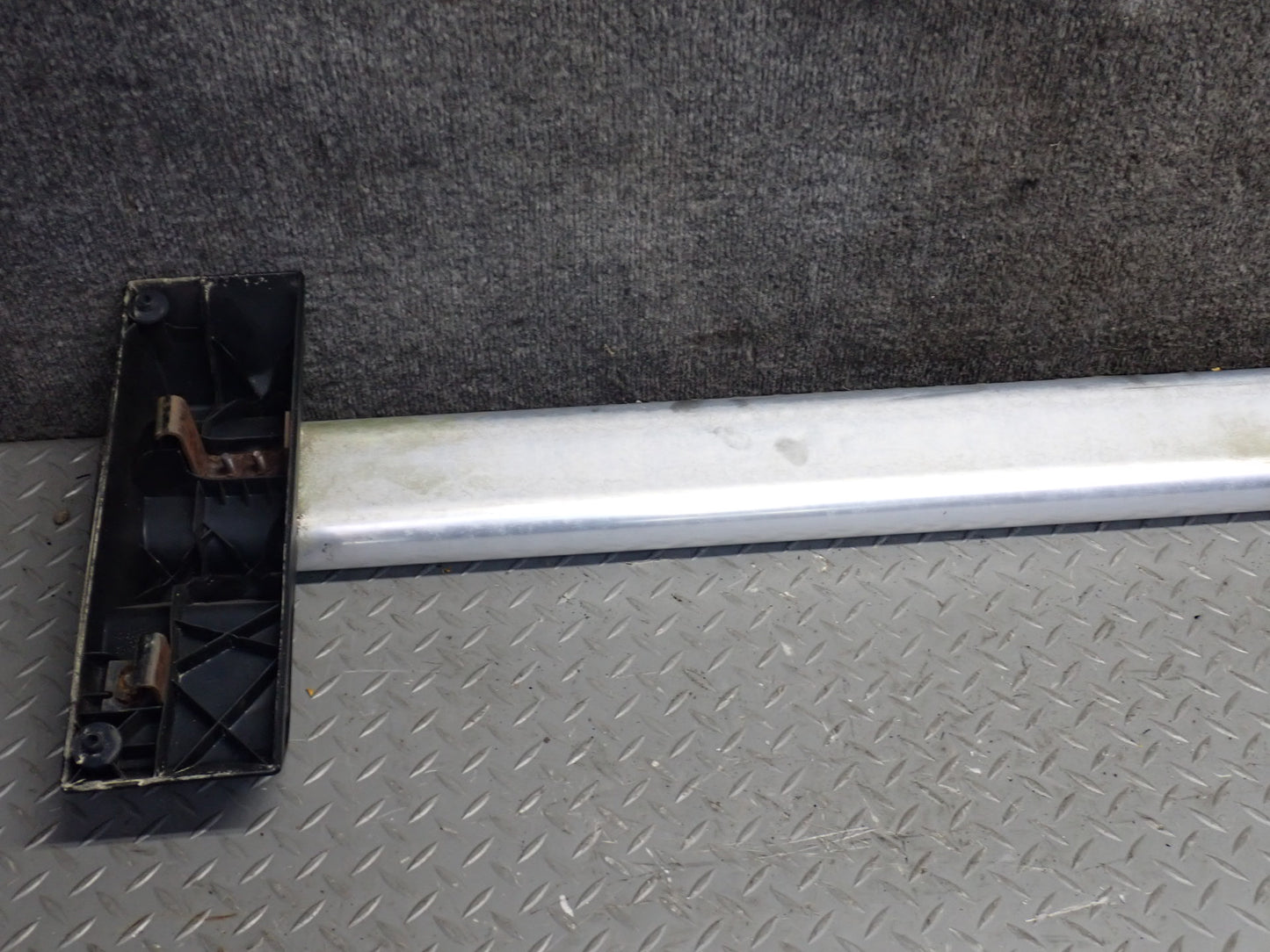 2003-2007 Hummer H2 Roof Luggage Rack Rail Cross  Bar Set of 2