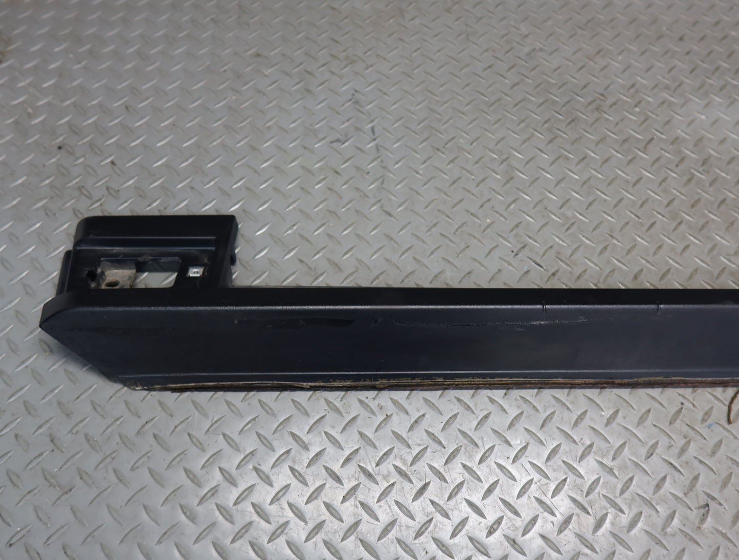 2003-2007 Hummer H2 Front Left Roof Rail Trim Cover Molding