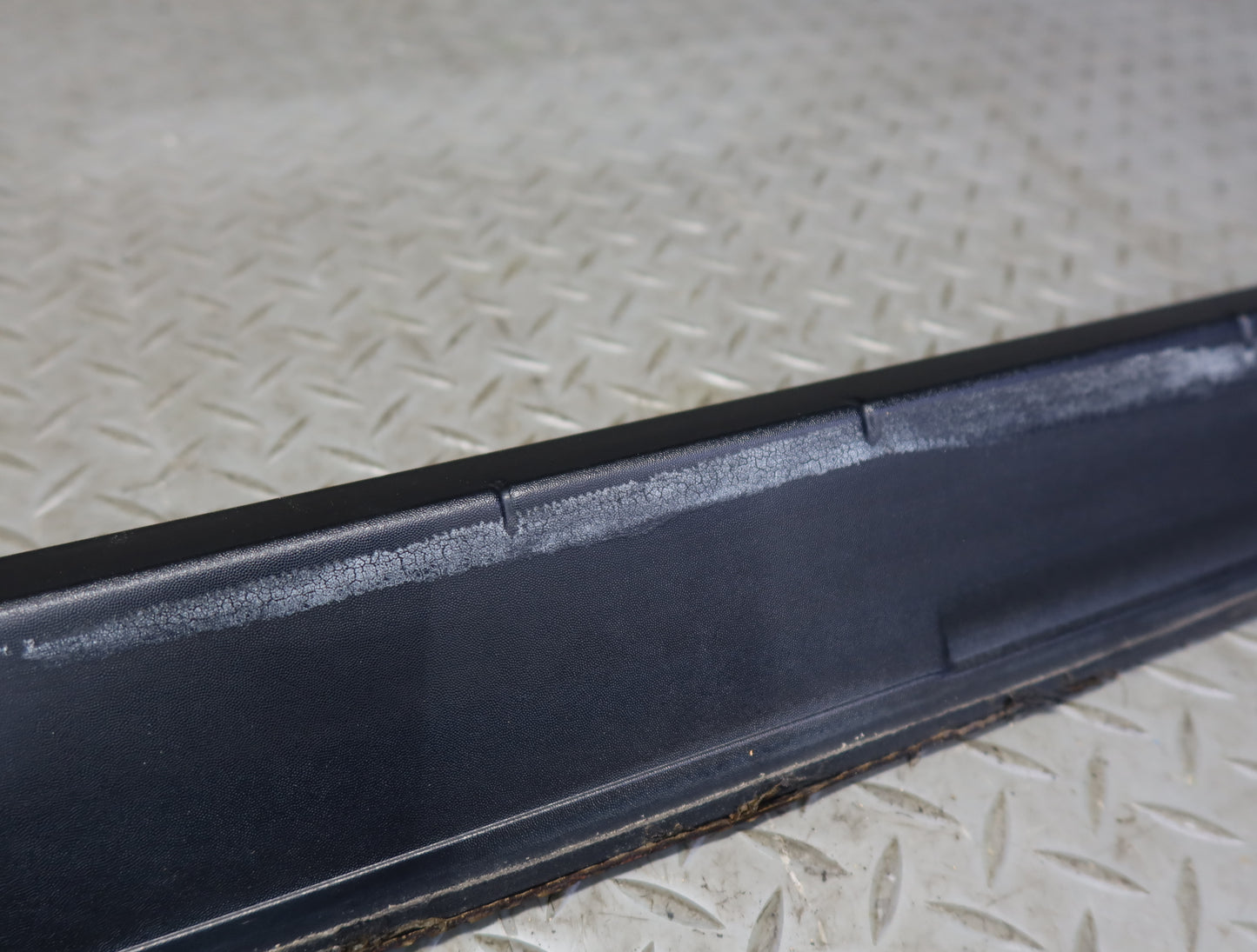 2003-2007 Hummer H2 Front Left Roof Rail Trim Cover Molding