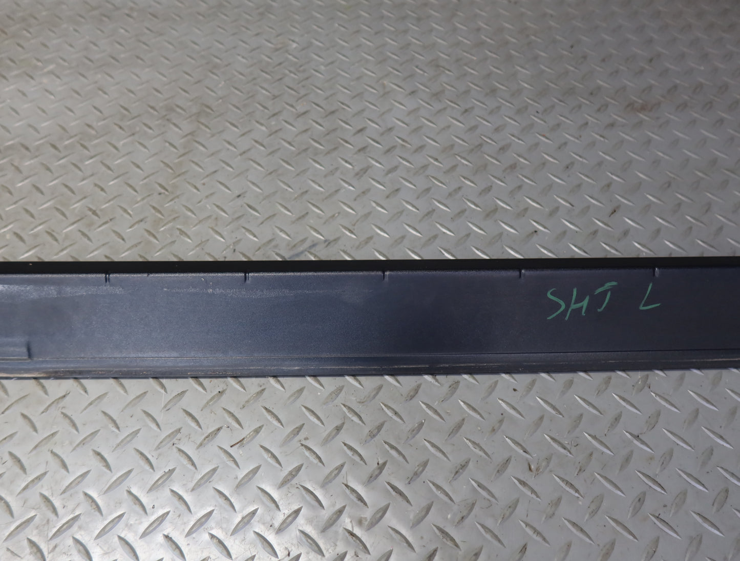 2003-2007 Hummer H2 Front Left Roof Rail Trim Cover Molding
