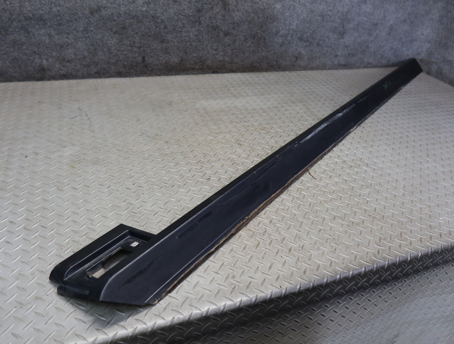 2003-2007 Hummer H2 Front Left Roof Rail Trim Cover Molding
