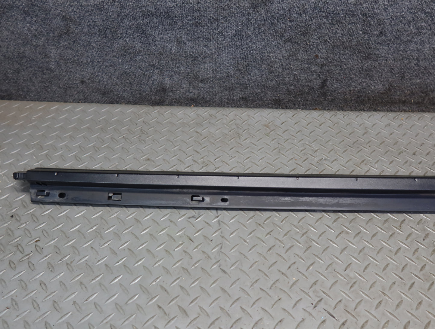2003-2007 Hummer H2 Front Left Roof Rail Trim Cover Molding