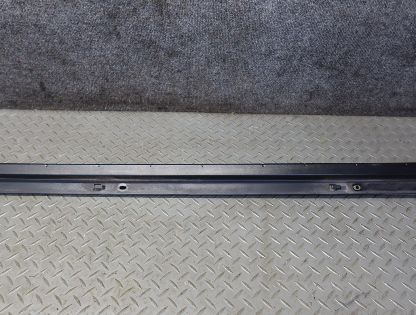 2003-2007 Hummer H2 Front Left Roof Rail Trim Cover Molding