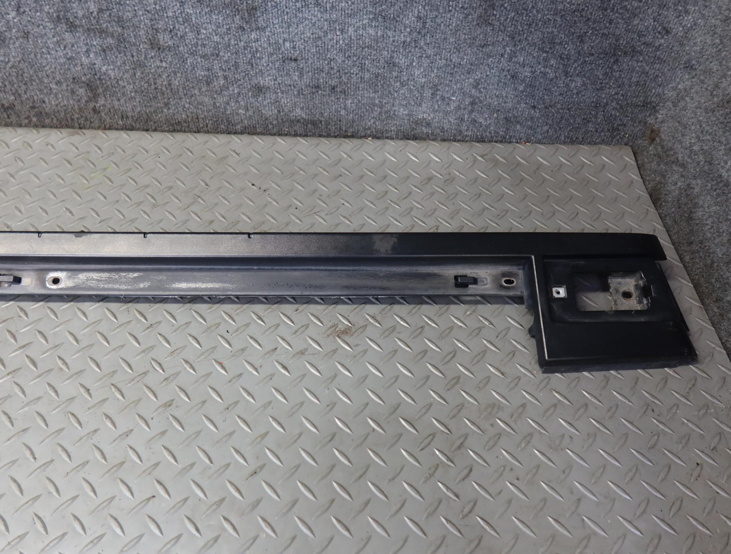 2003-2007 Hummer H2 Front Left Roof Rail Trim Cover Molding