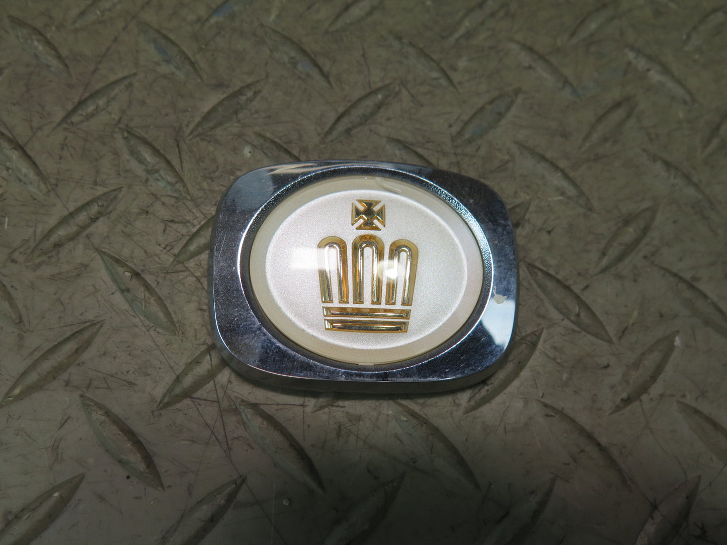 99-01 Toyota Crown JZS175 Set of 2 Rear Left & Right C Pillar Emblem Badge OEM