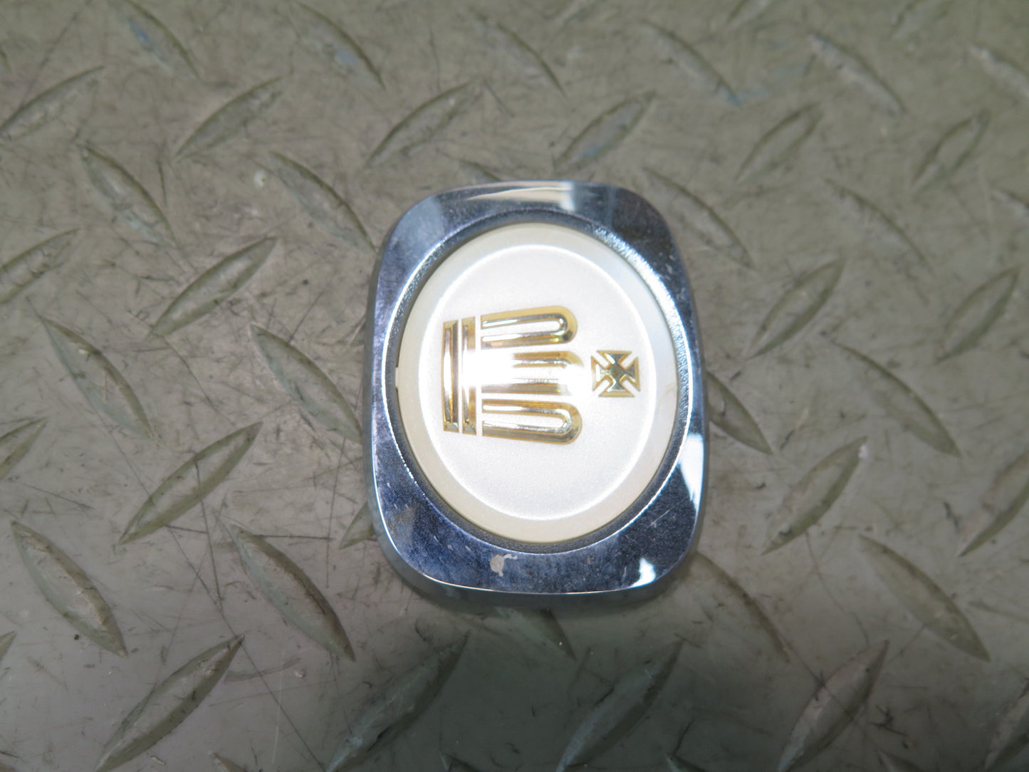 99-01 Toyota Crown JZS175 Set of 2 Rear Left & Right C Pillar Emblem Badge OEM