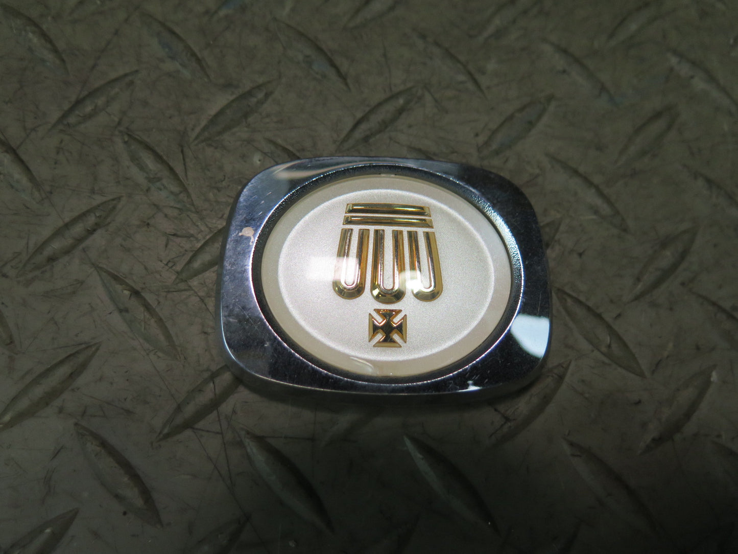99-01 Toyota Crown JZS175 Set of 2 Rear Left & Right C Pillar Emblem Badge OEM