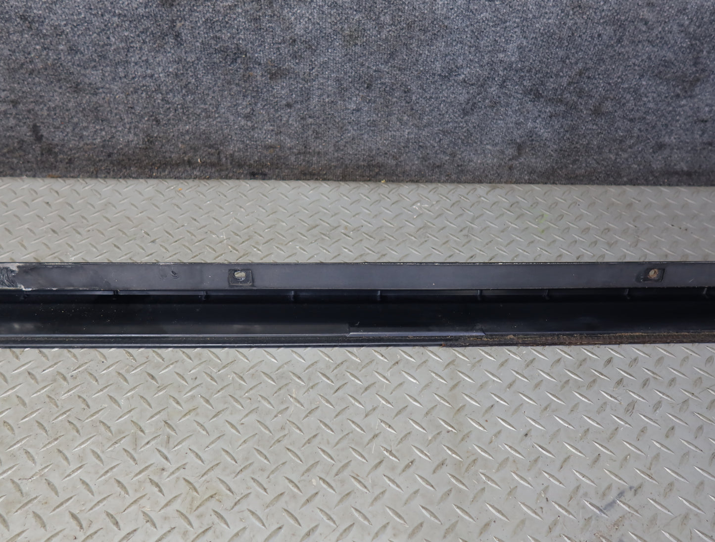 2003-2007 Hummer H2 Front Left Roof Rail Trim Cover Molding