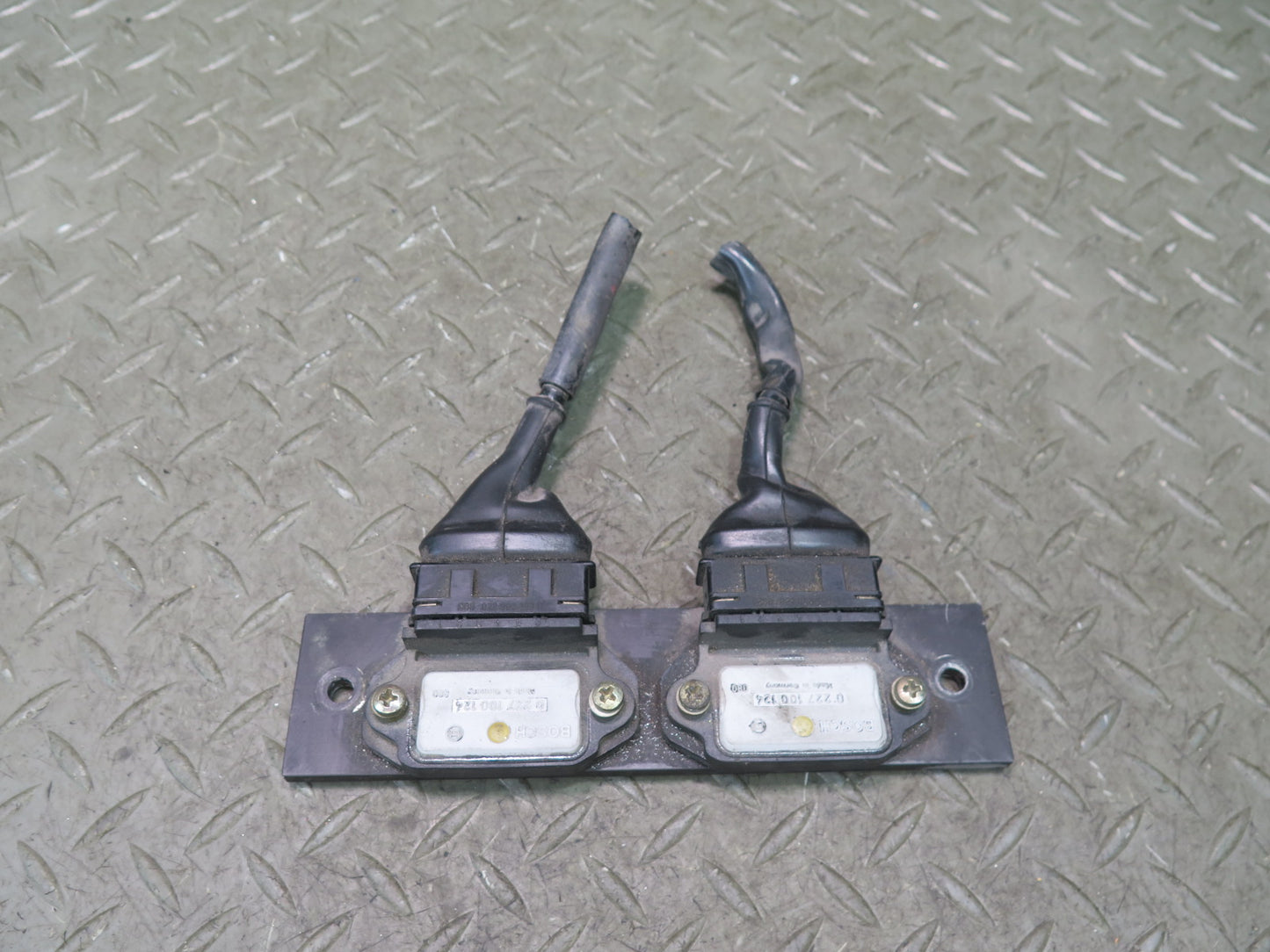 1985-1991 Porsche 928 S Engine Ignition Control Module Pair Assembly Bosch