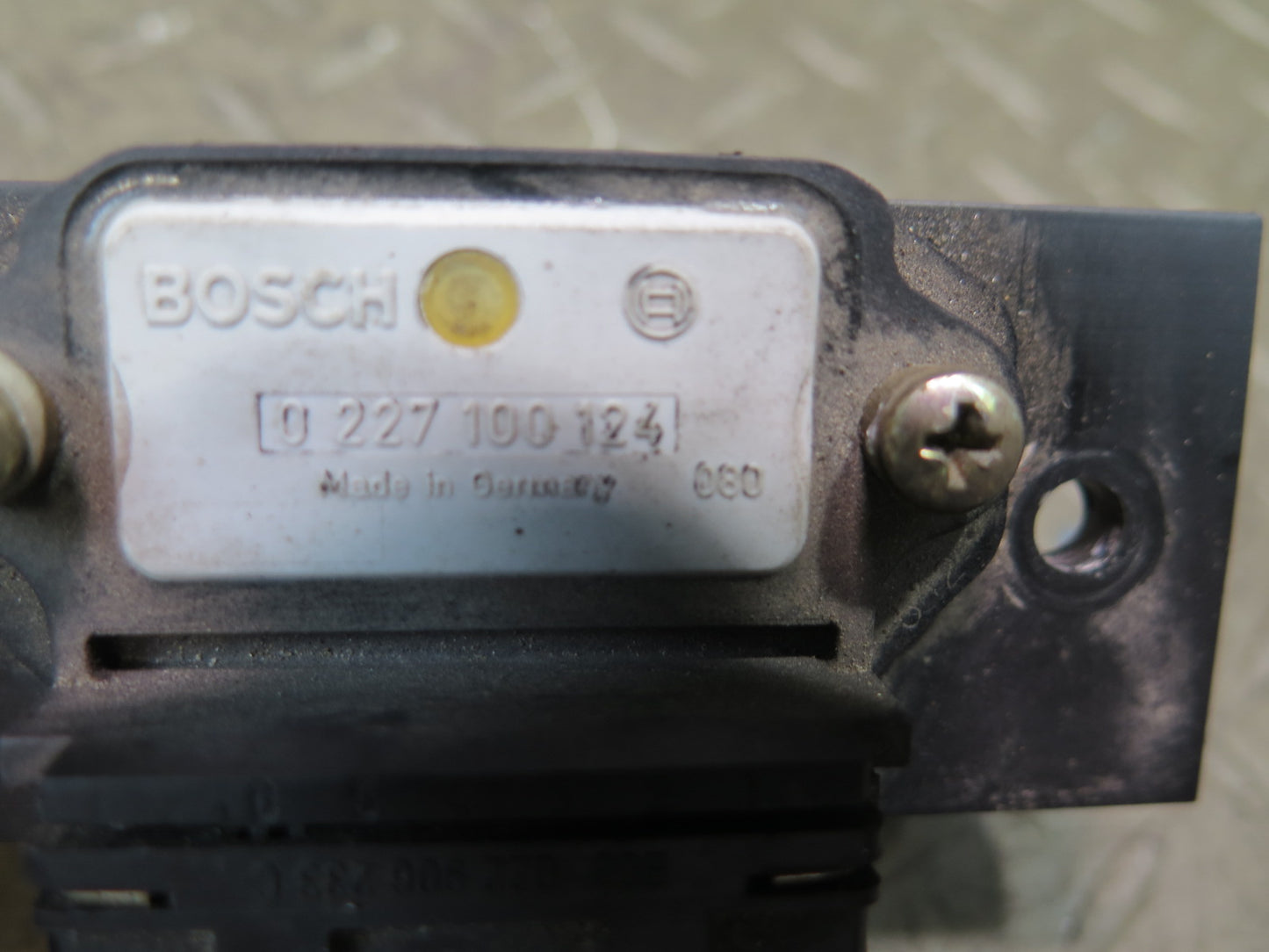 1985-1991 Porsche 928 S Engine Ignition Control Module Pair Assembly Bosch