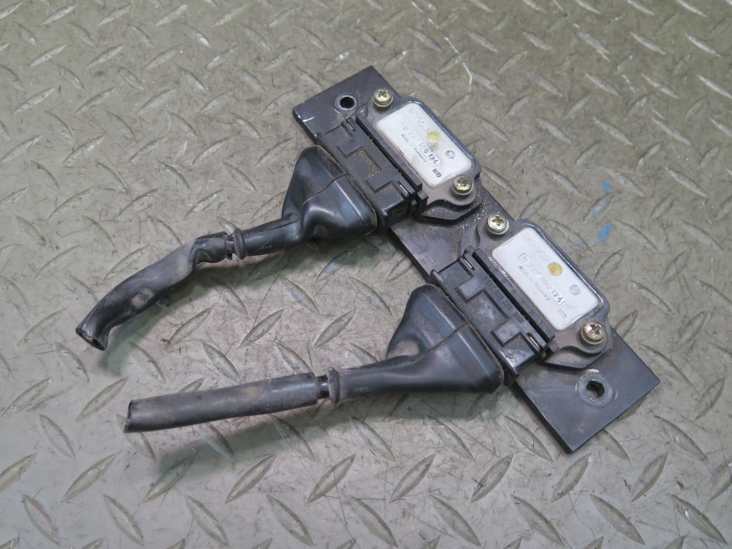 1985-1991 Porsche 928 S Engine Ignition Control Module Pair Assembly Bosch