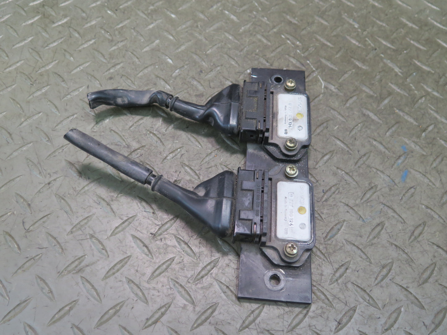 1985-1991 Porsche 928 S Engine Ignition Control Module Pair Assembly Bosch