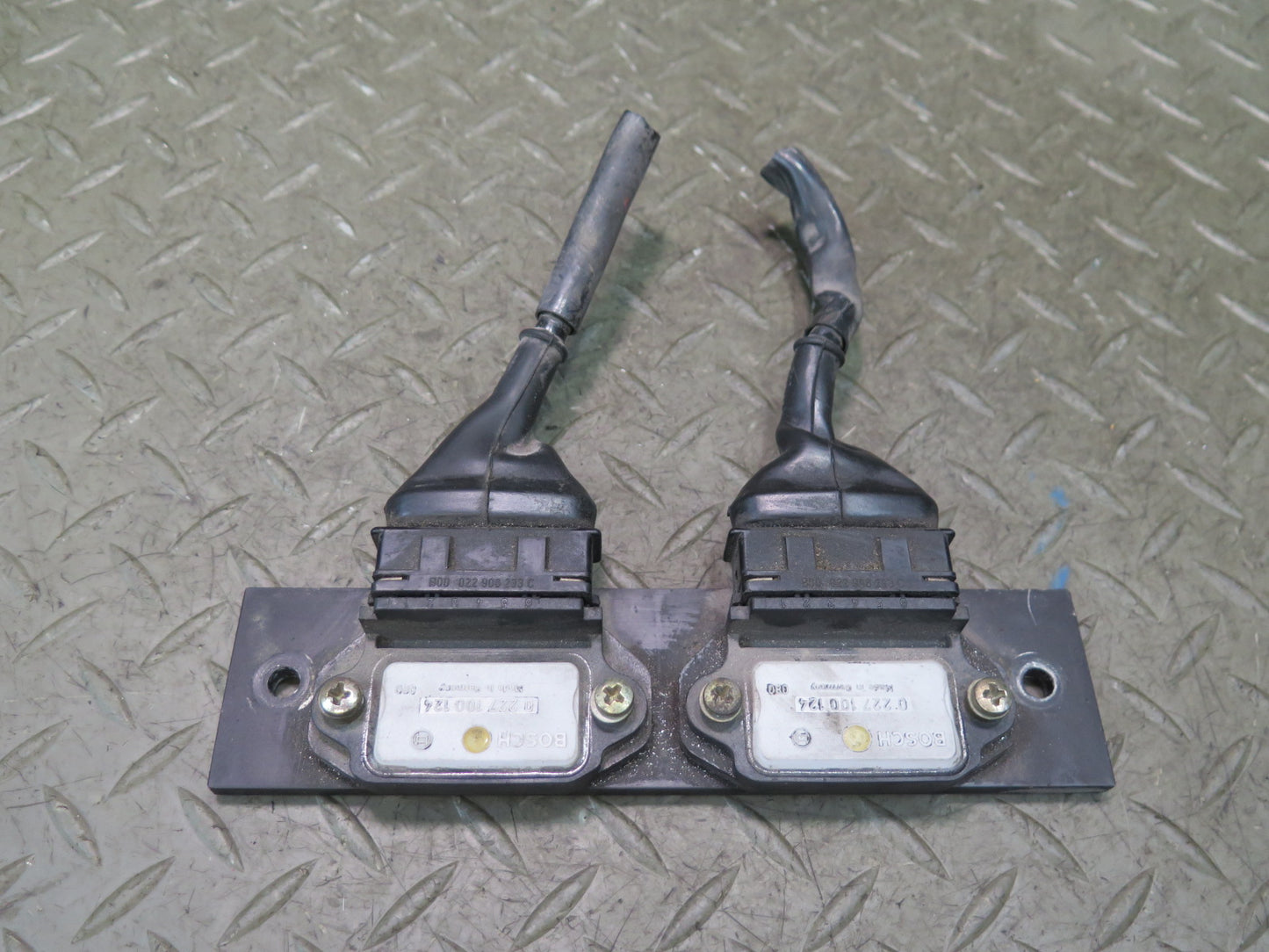 1985-1991 Porsche 928 S Engine Ignition Control Module Pair Assembly Bosch
