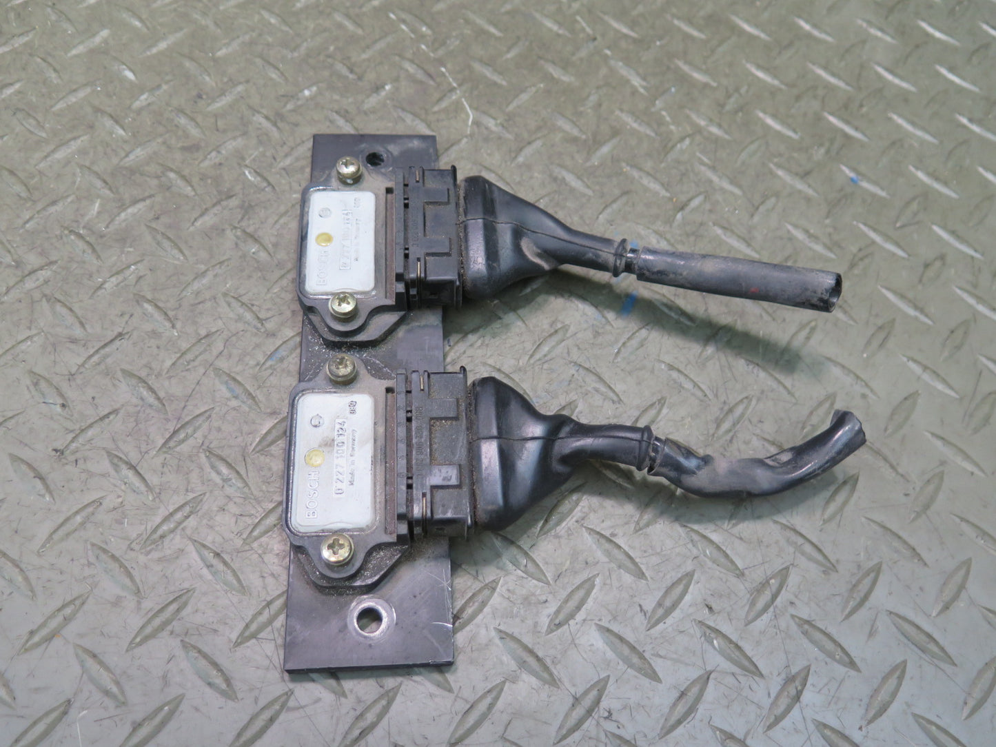 1985-1991 Porsche 928 S Engine Ignition Control Module Pair Assembly Bosch