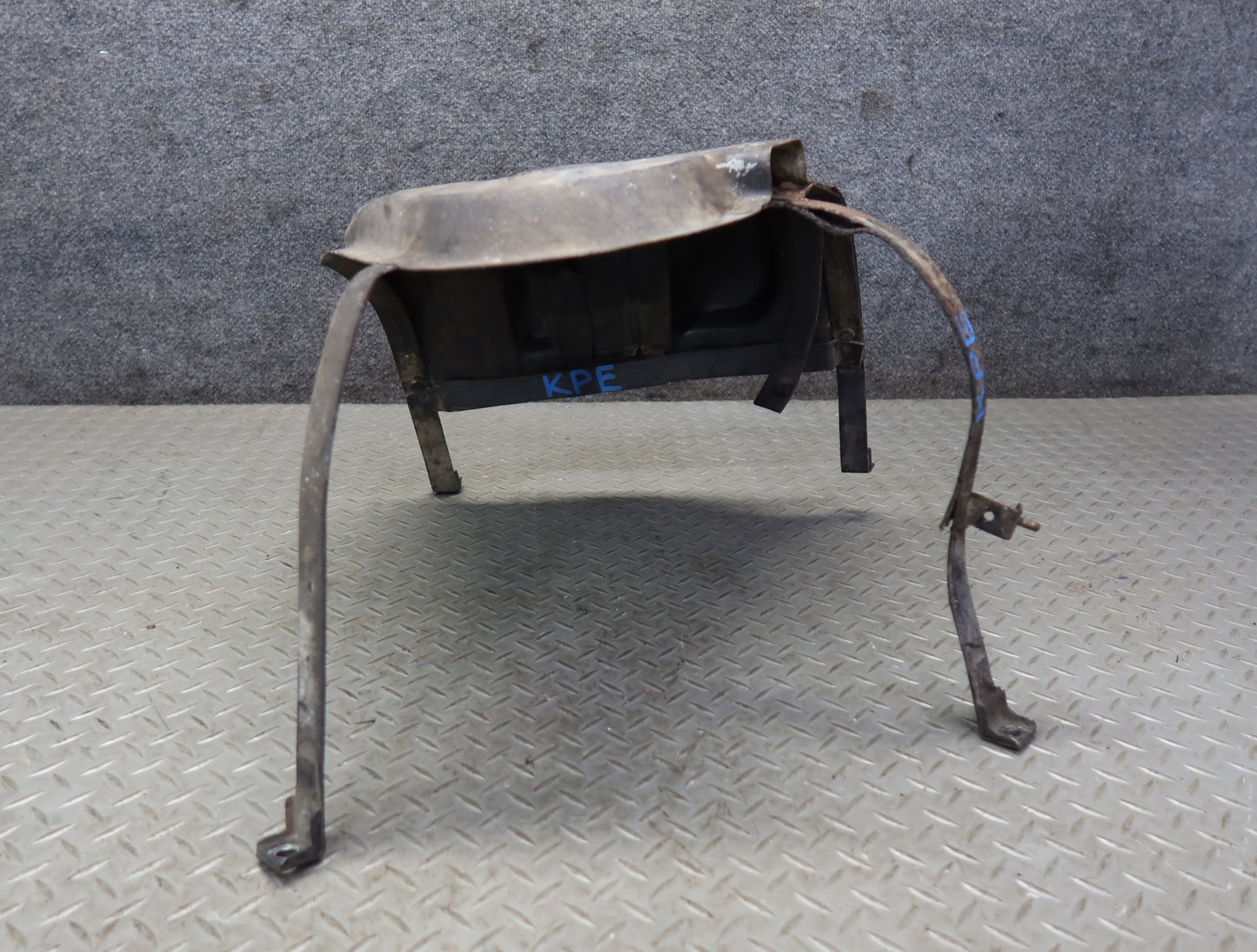 1984-1986 Porsche 928 Fuel Tank Mount Mounting Bracket Support