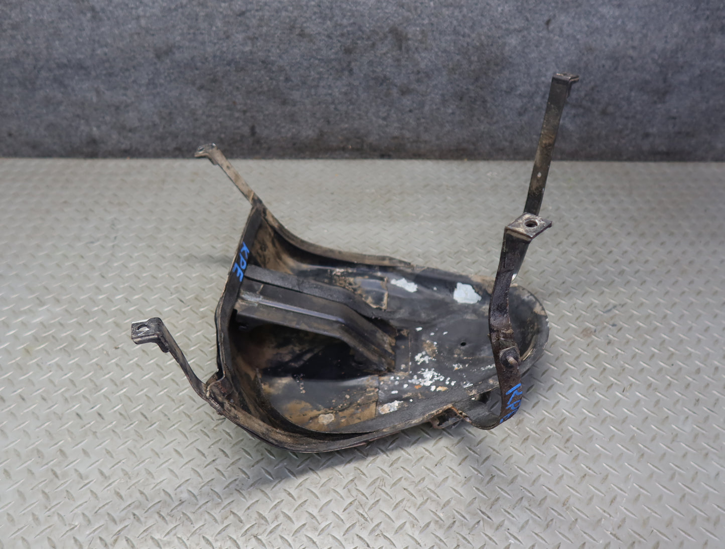 1984-1986 Porsche 928 Fuel Tank Mount Mounting Bracket Support