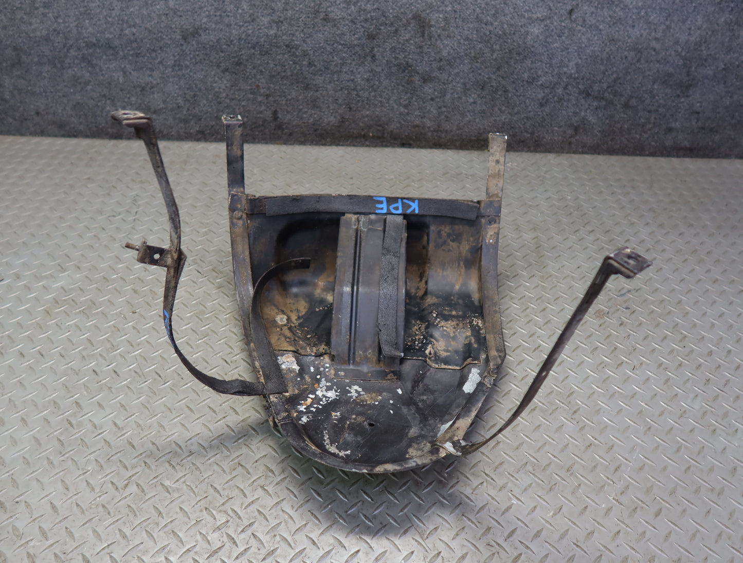 1984-1986 Porsche 928 Fuel Tank Mount Mounting Bracket Support