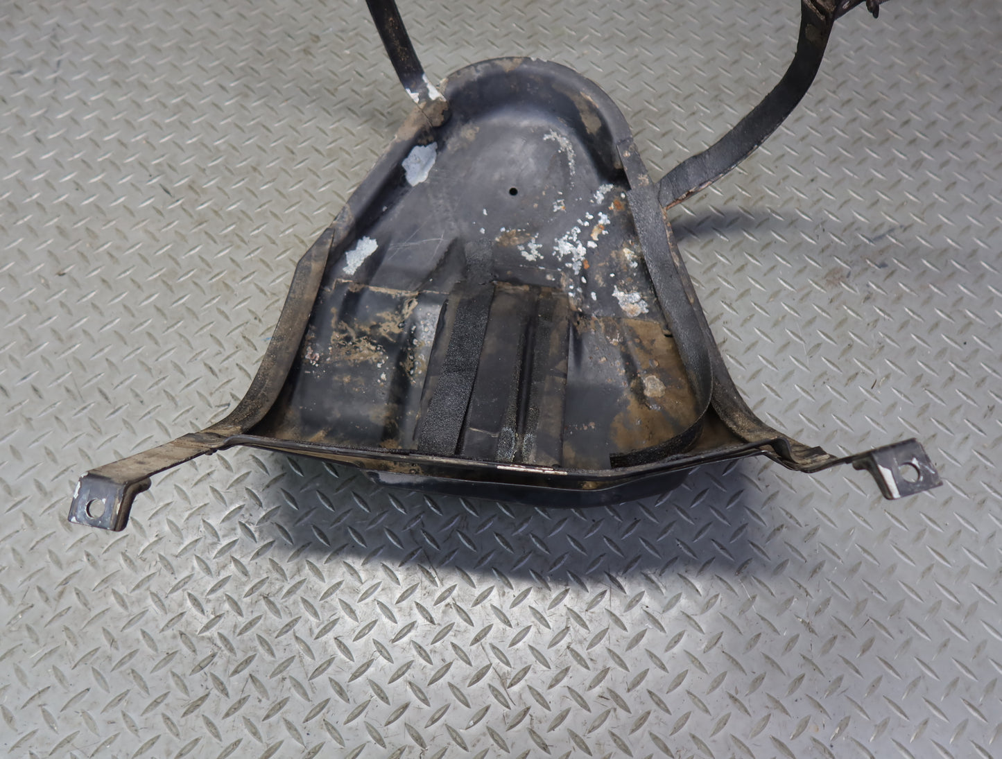 1984-1986 Porsche 928 Fuel Tank Mount Mounting Bracket Support