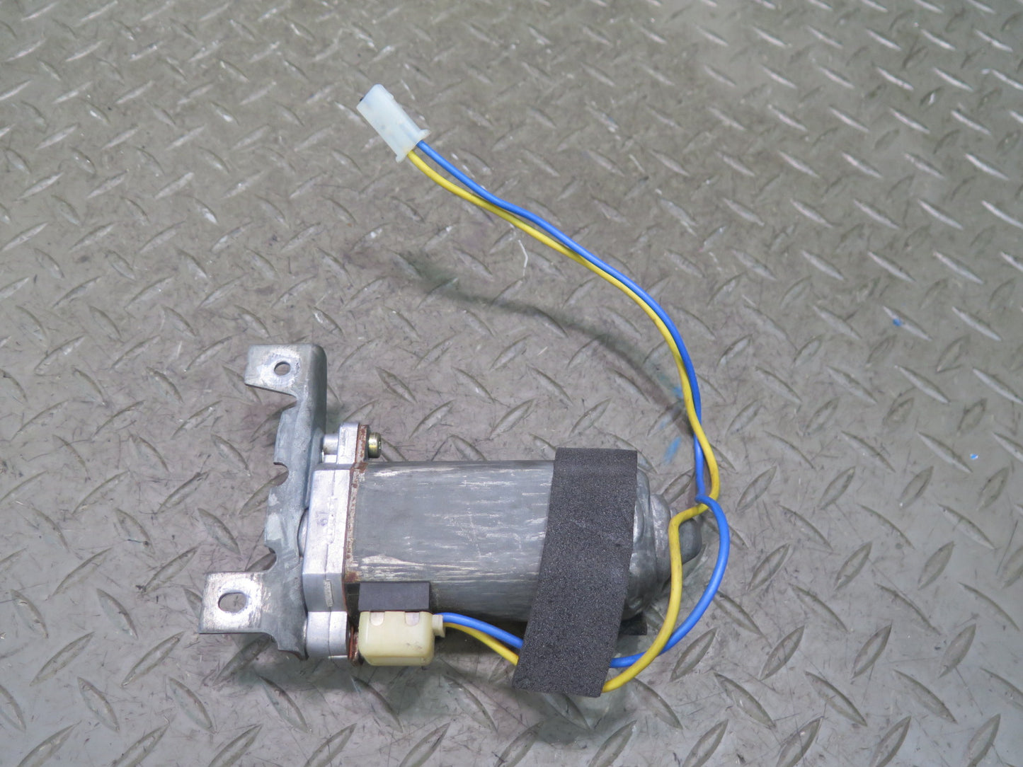 1984-1991 Porsche 928 Power Sunroof Moon Roof Window Drive Motor Set