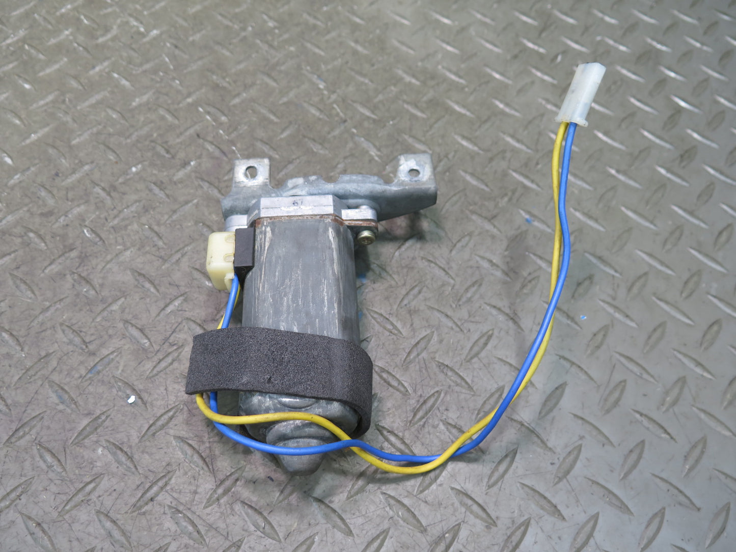 1984-1991 Porsche 928 Power Sunroof Moon Roof Window Drive Motor Set
