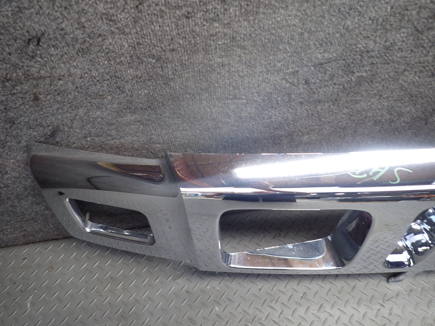 2003-2007 Hummer H2 Front Bumper Radiator Upper Chrone Grille